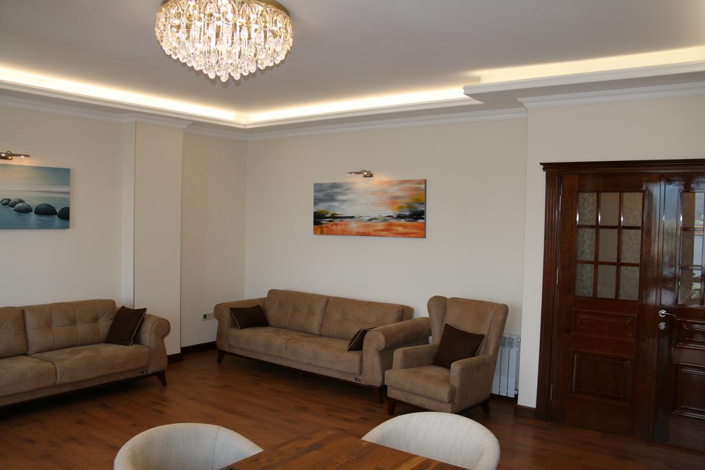 Odisea Apart Hotel Batoumi Extérieur photo