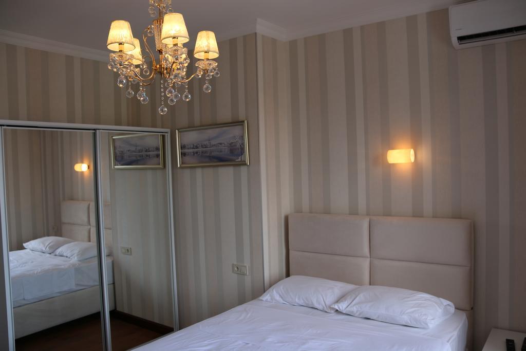Odisea Apart Hotel Batoumi Extérieur photo