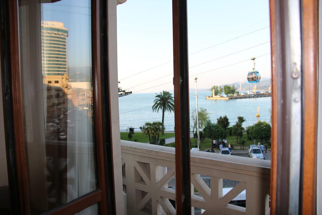 Odisea Apart Hotel Batoumi Extérieur photo